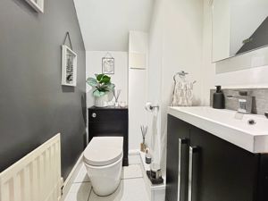 Guest wc- click for photo gallery